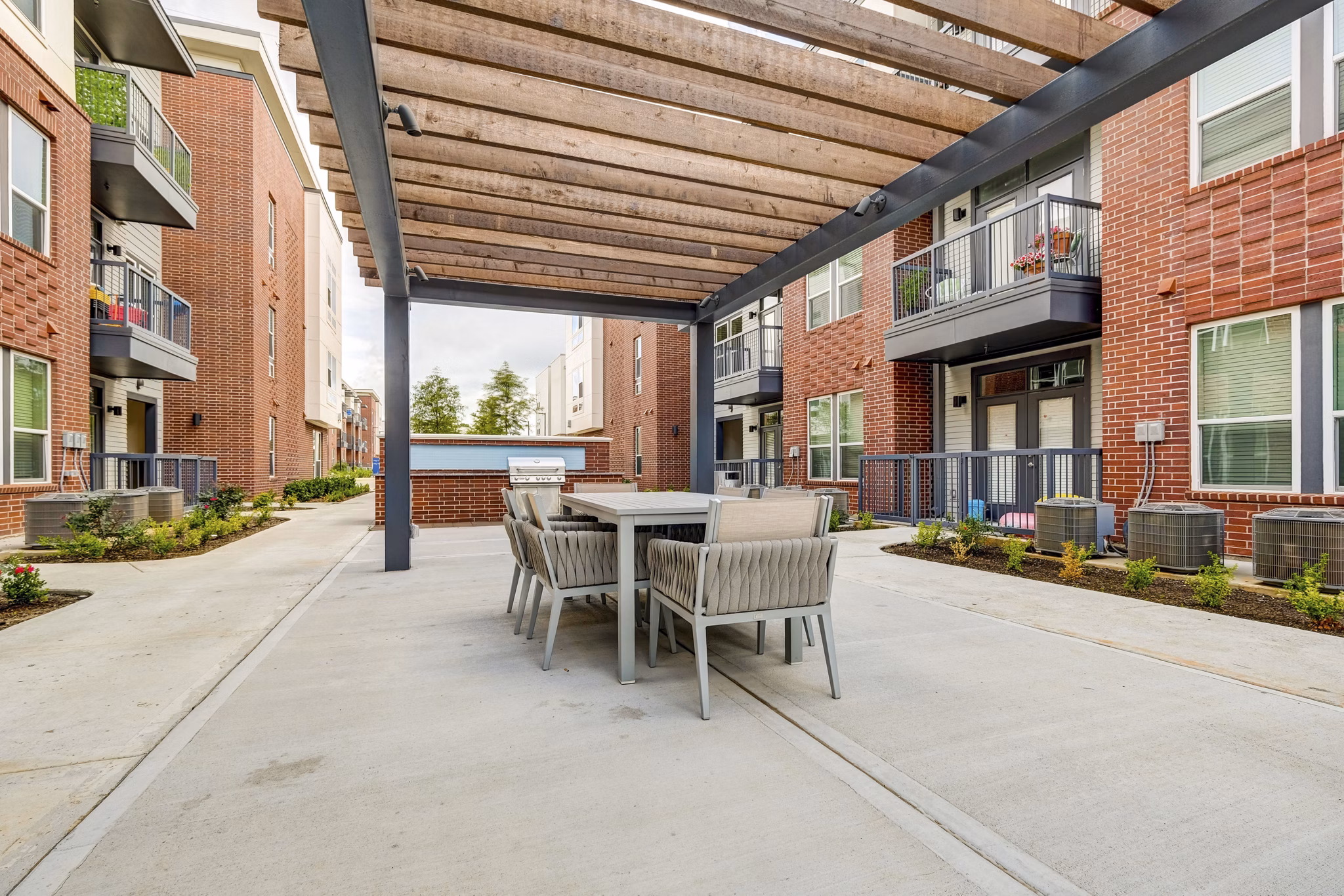 grill area at Encore Rise Apartments