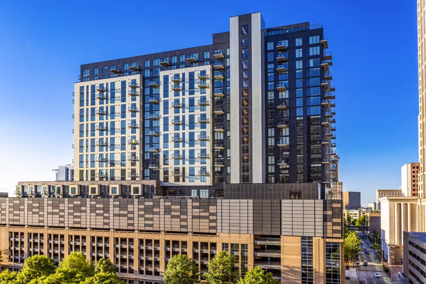 Ascent Peachtree: Modern luxury apartment building in Atlanta
