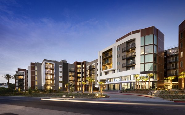 Alexan Gallerie: Contemporary luxury apartments in vibrant neighborhood