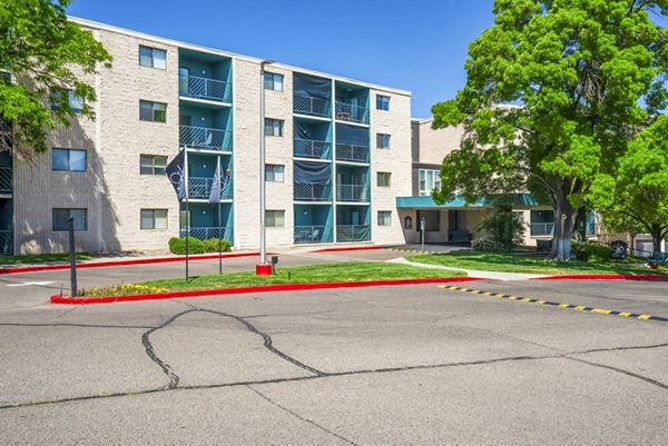 building/exterior at Glo Apartments