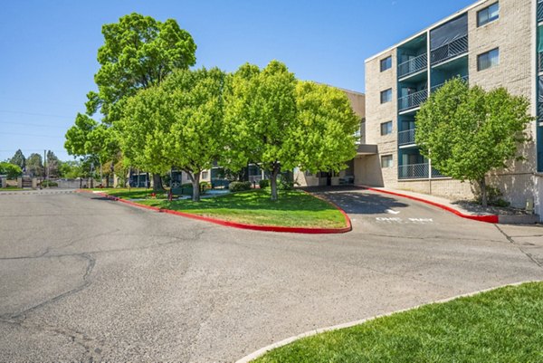 building/exterior at Glo Apartments