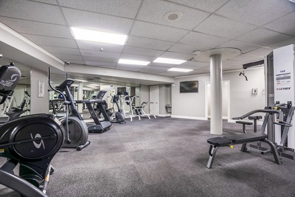 fitness center at Glo Apartments