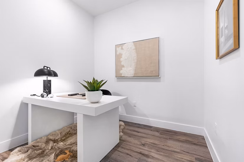 Modern kitchen featuring stainless steel appliances in 1155 Barton Springs Apartments