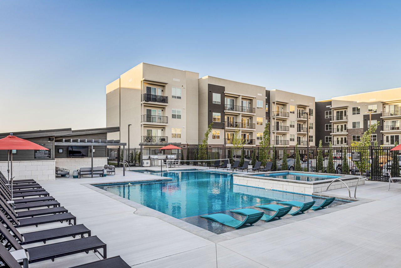 Pool at The Lofts At Ten Mile (6 of 6)