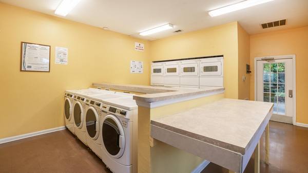 laundry facility at Avana Overlook Apartments