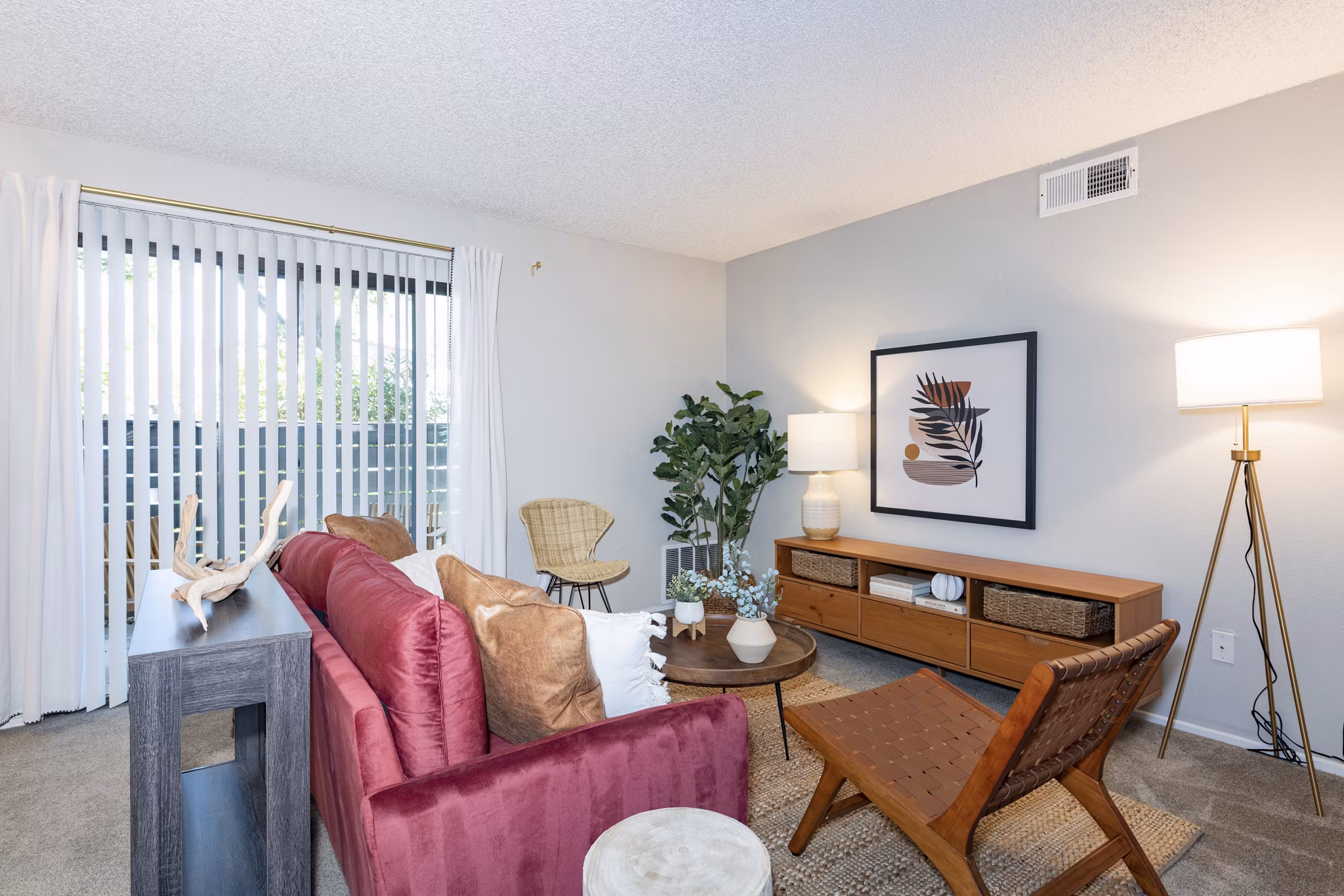 living room at Mira Vista Hills Apartments