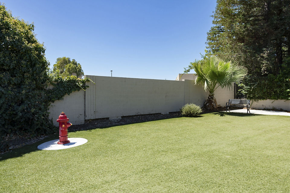 recreational area at Mira Vista Hills Apartments