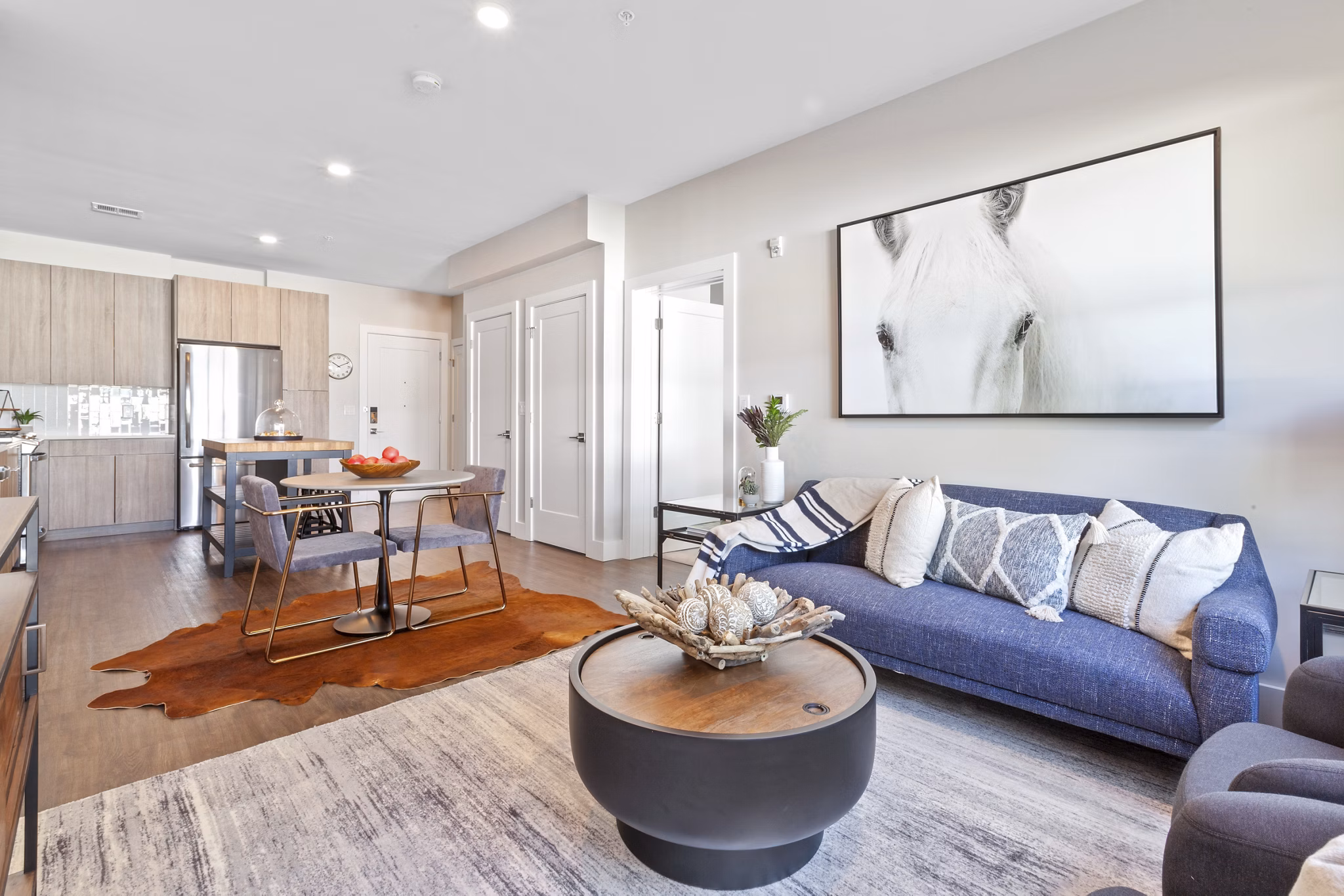Spacious living room with modern decor in Canter Green Apartments
