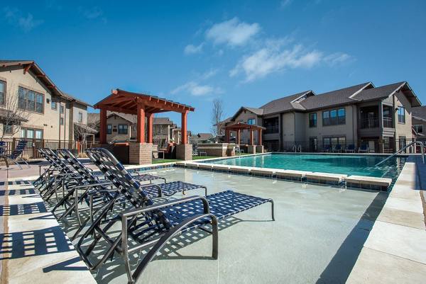 pool at Creekside Townhomes