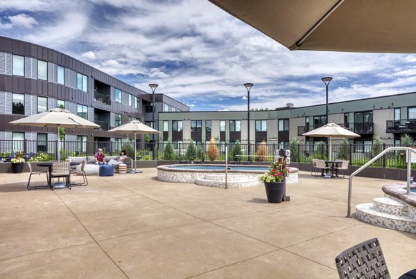courtyard at Waterford Bay Apartments