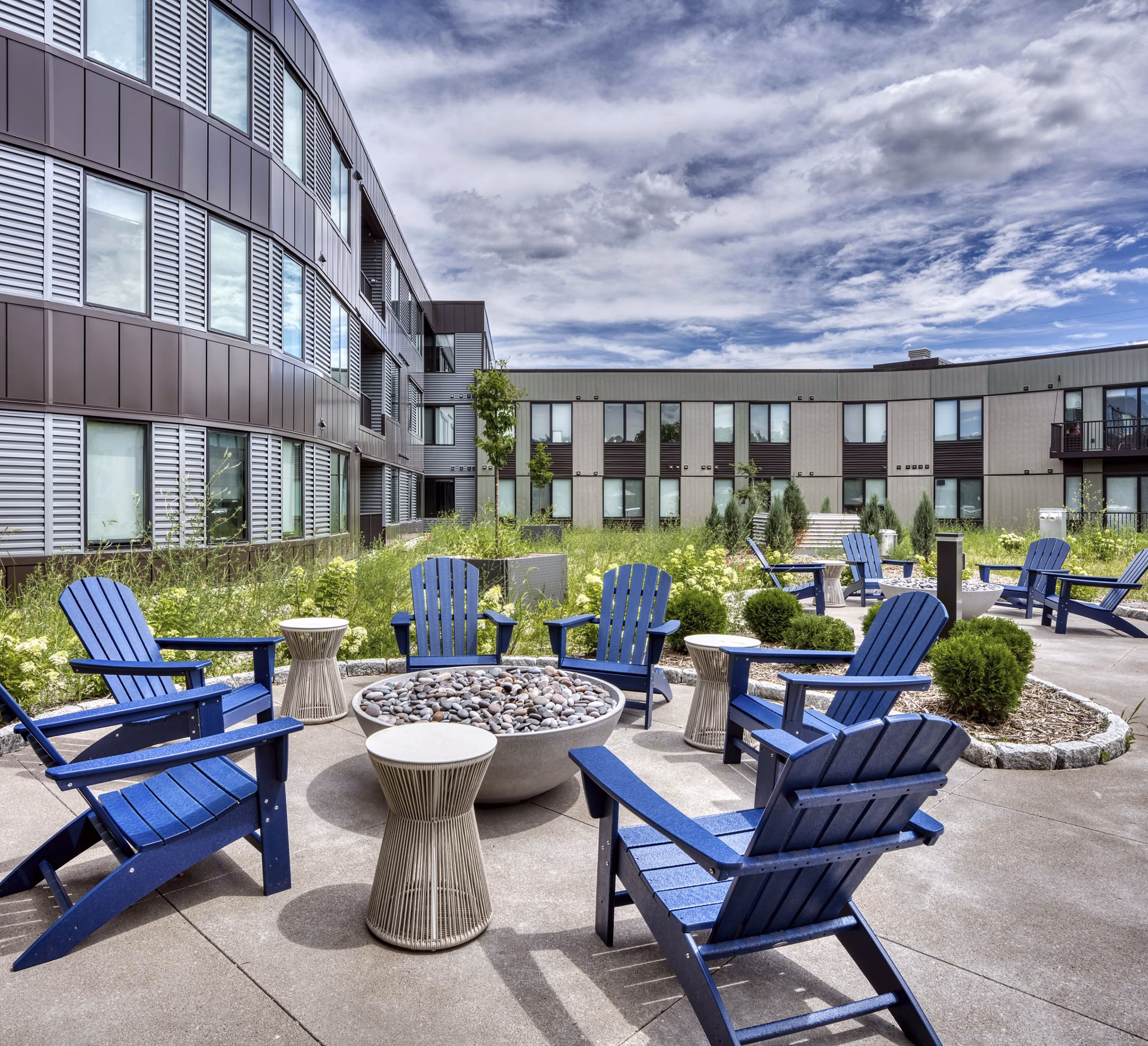 fire pit at Waterford Bay Apartments