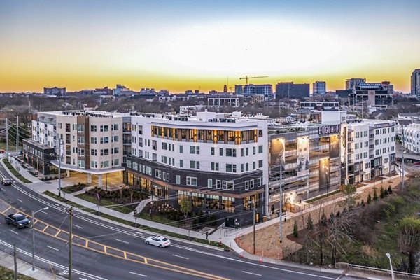 Novel Edgehill Apartments: Contemporary luxury apartment building in vibrant Nashville neighborhood