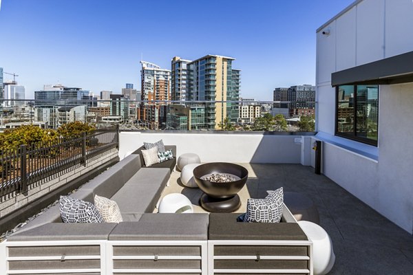 patio/balcony at Novel Edgehill Apartments