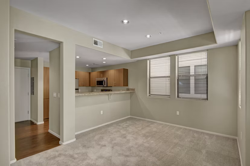 dining room at Cobalt on 32nd Apartments