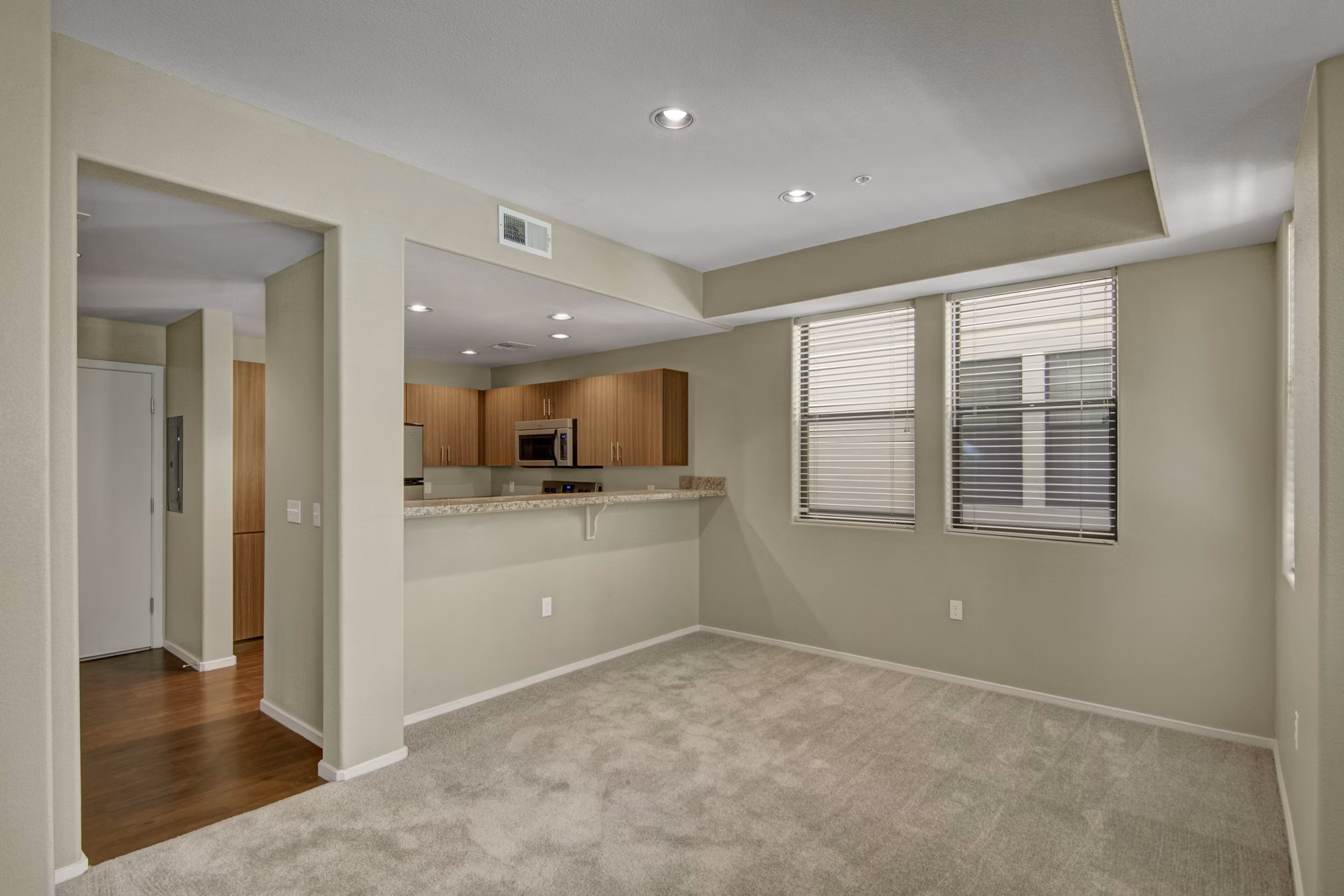 dining room at Cobalt on 32nd Apartments