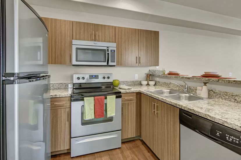 kitchen at Cobalt on 32nd Apartments 