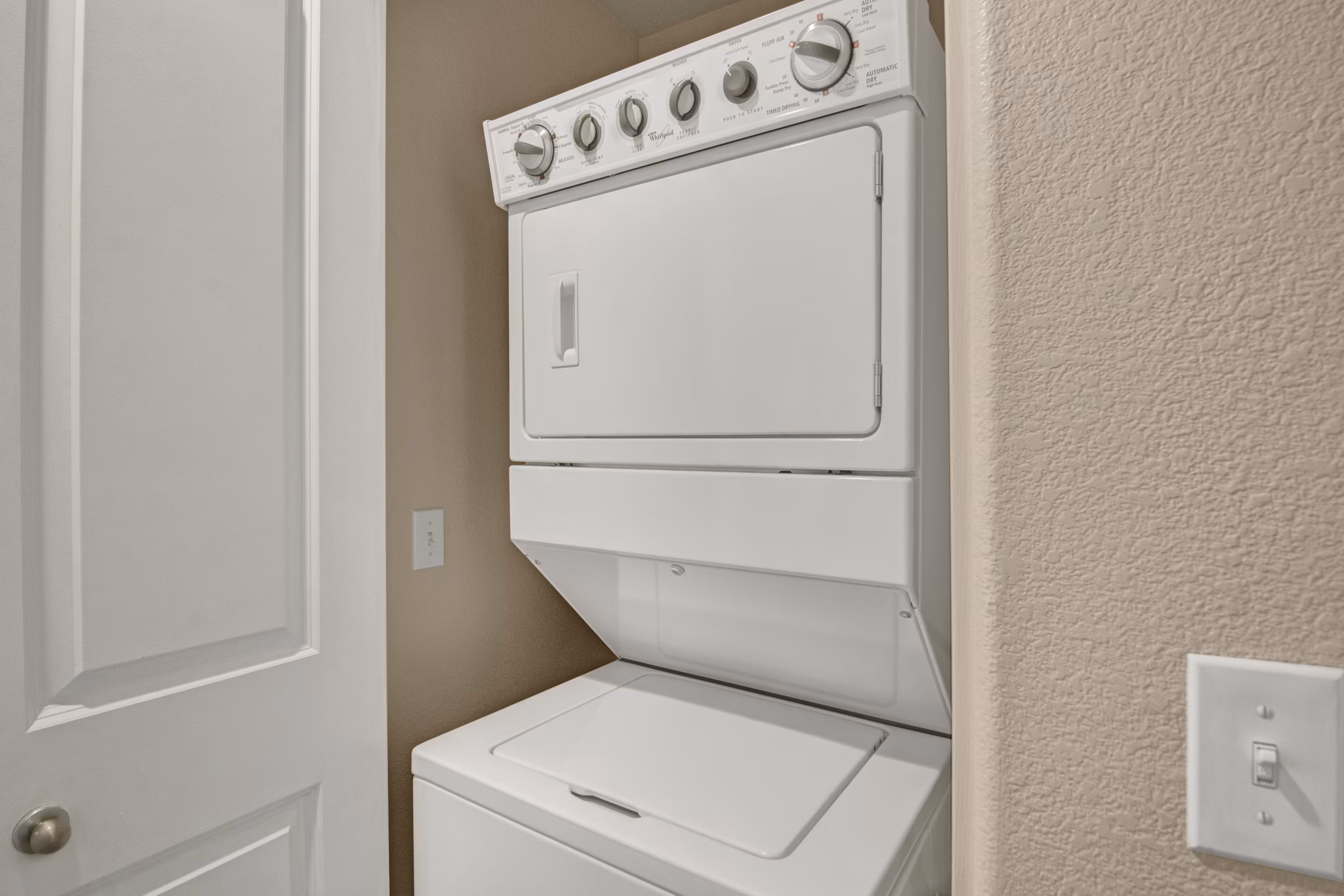 laundry room at Cobalt on 32nd Apartments