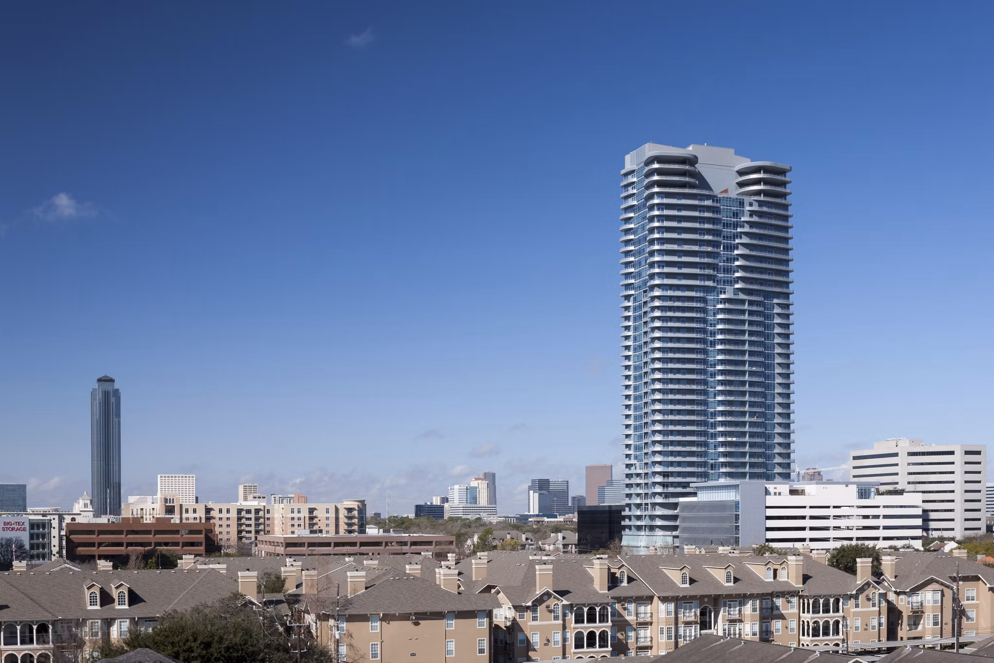 2929 Weslayan Apartments: Luxurious of modern high-rise in vibrant Houston neighborhood