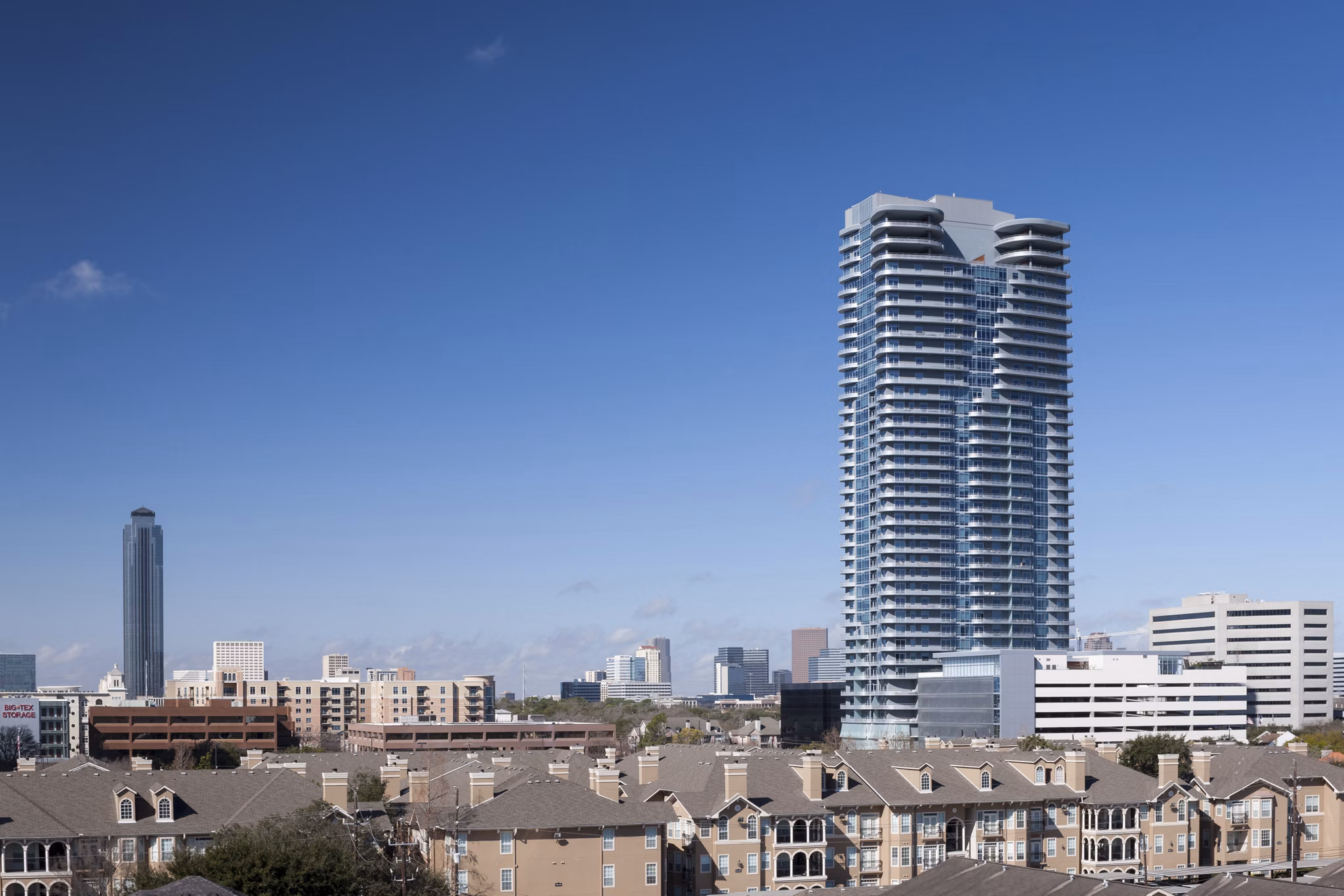 2929 Weslayan Apartments: Luxurious of modern high-rise in vibrant Houston neighborhood