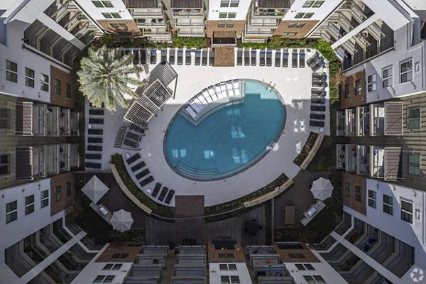 pool at Tate at Tanglewood Apartments