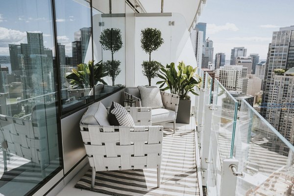 patio/balcony at REN Apartments