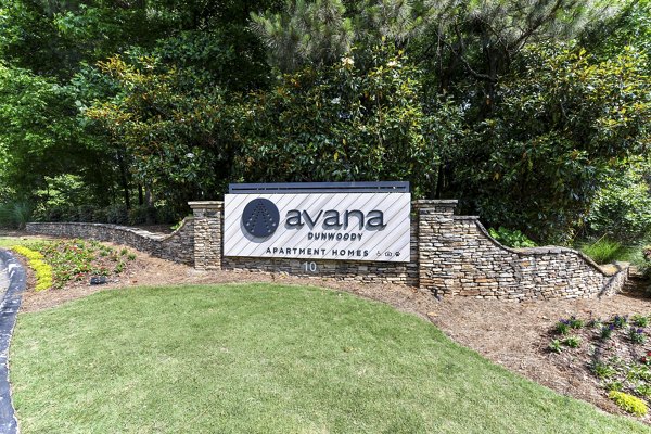 Avana Dunwoody Apartments: Sleek signage marking entrance to luxury residences in Dunwoody
