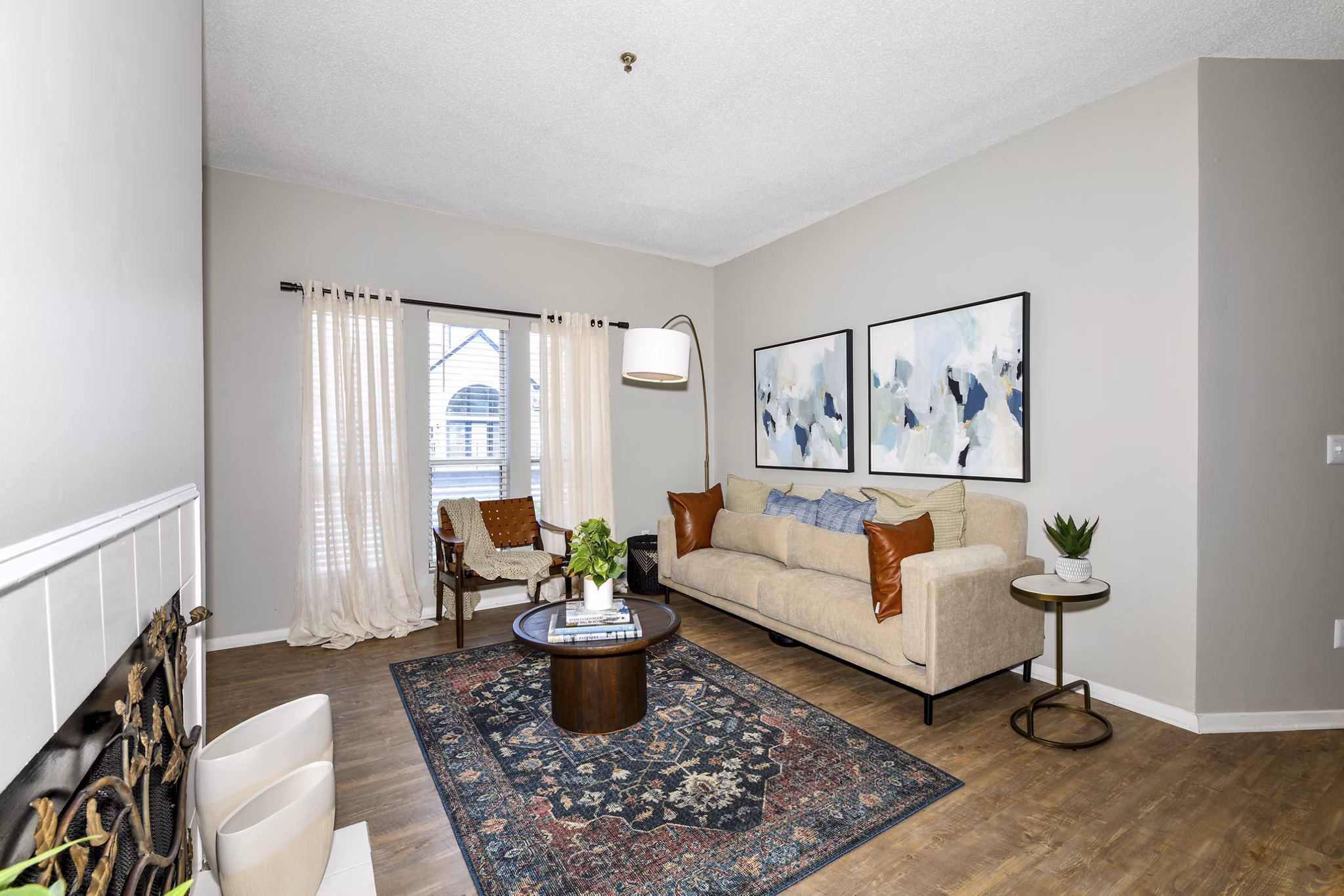 Spacious living room with stylish decor at Avana Dunwoody Apartments