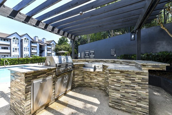 grill area at Avana Dunwoody Apartments