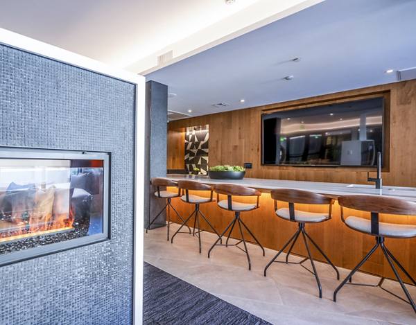 clubhouse bar/kitchen at MV Apartments