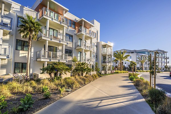 exterior at Coastline Ventura Apartments