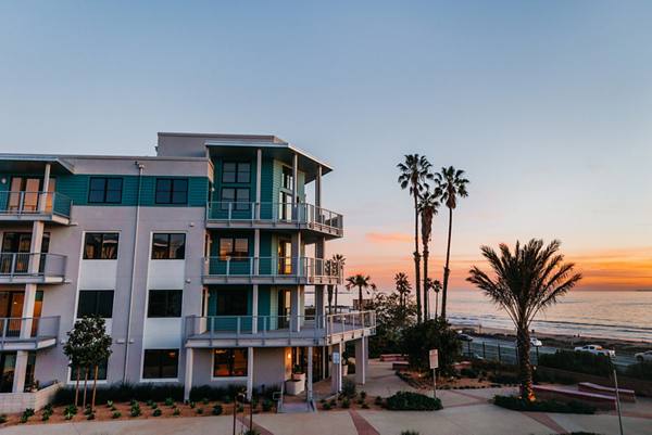 exterior at Coastline Ventura Apartments