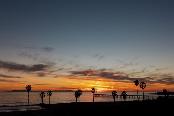Coastline Ventura Apartments: Scenic ocean view from luxury apartment balcony