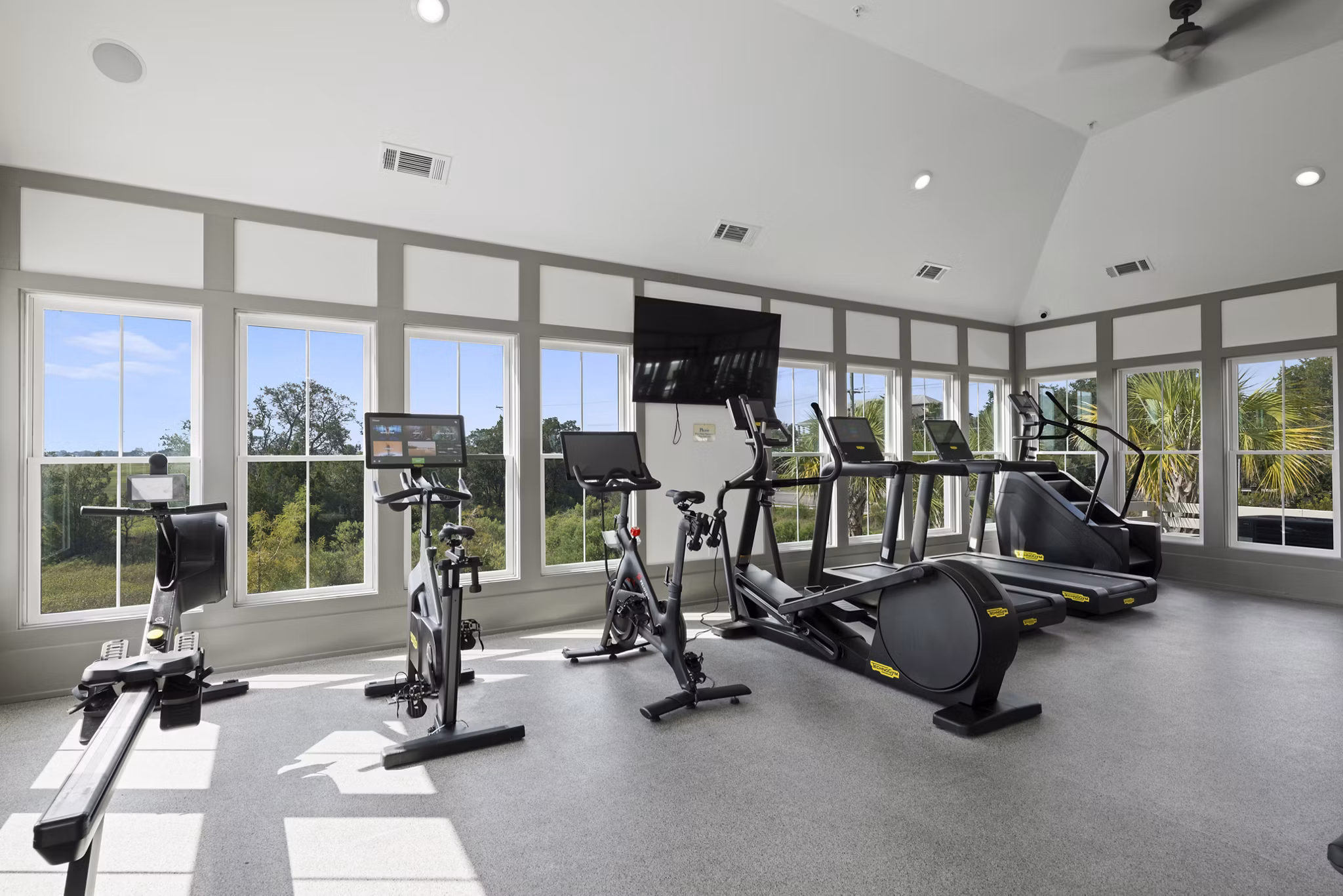 fitness center at Atlantic Beach House Apartments