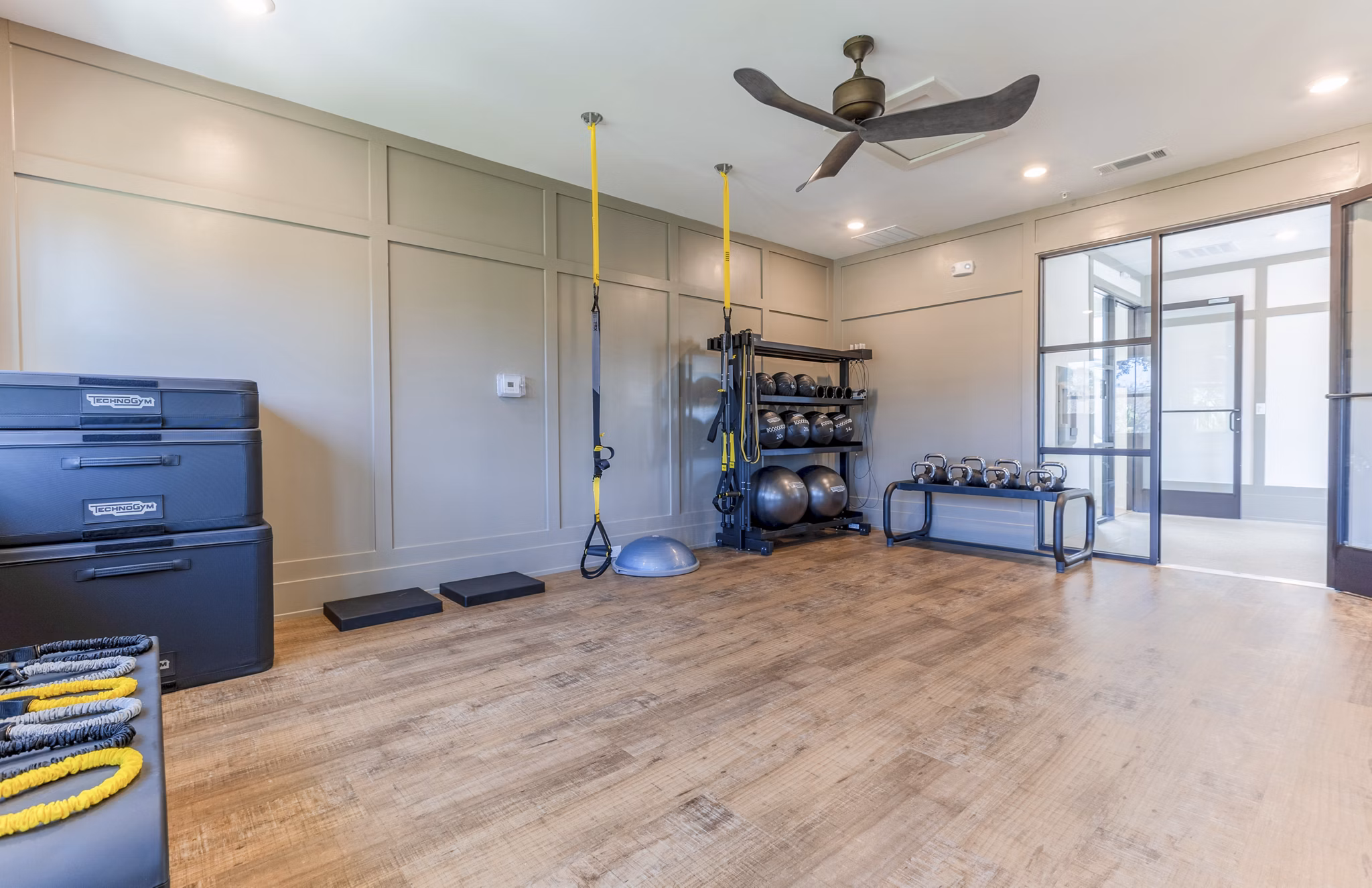 fitness center at Atlantic Beach House Apartments
