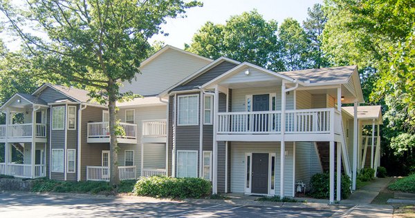 exterior at Somerset at the Crossings Apartments