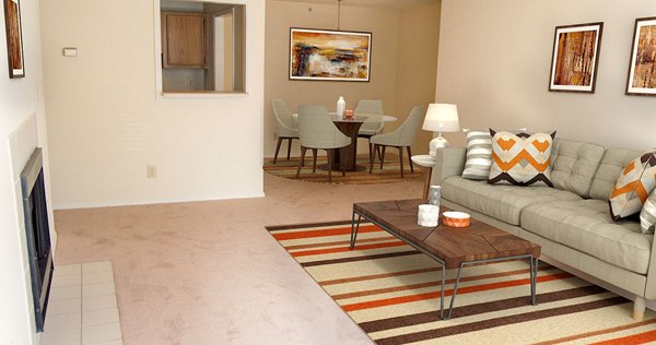 living room at Somerset at the Crossings Apartments