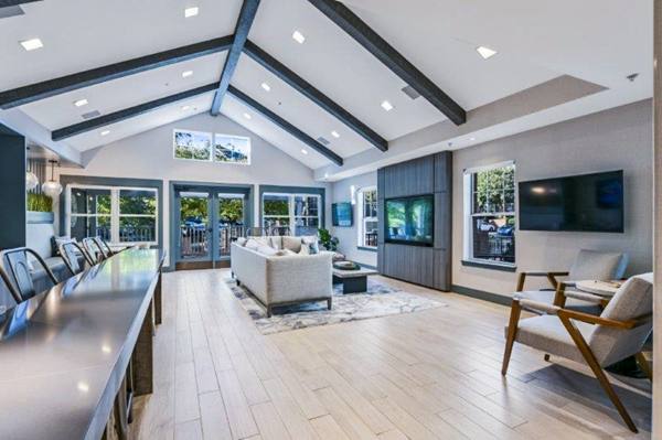 clubhouse/lobby at Arbors on Duke Apartments