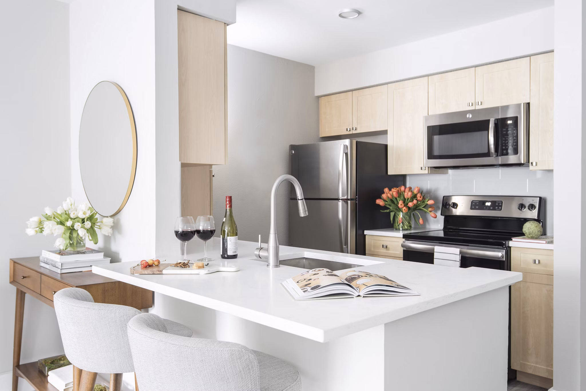 dining room at Arbors on Duke Apartments