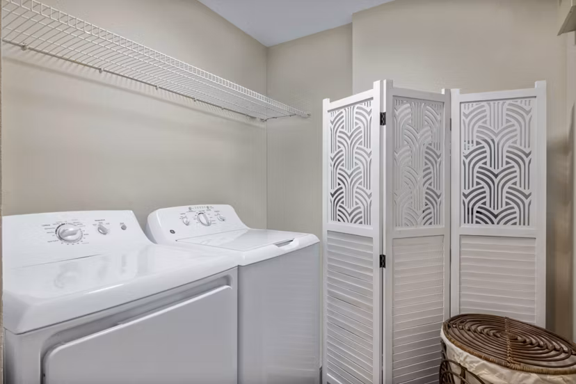 laundry room at 403 West