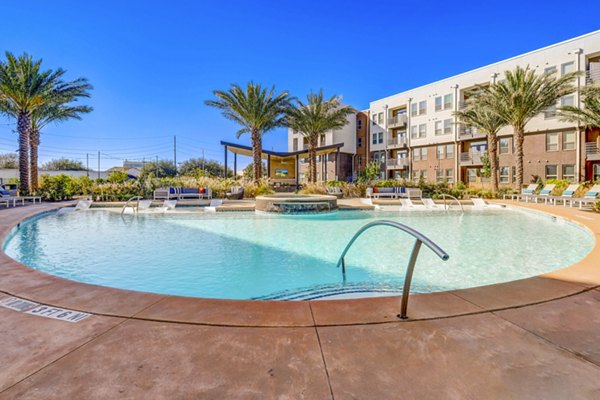 pool at Encore Motif Apartments