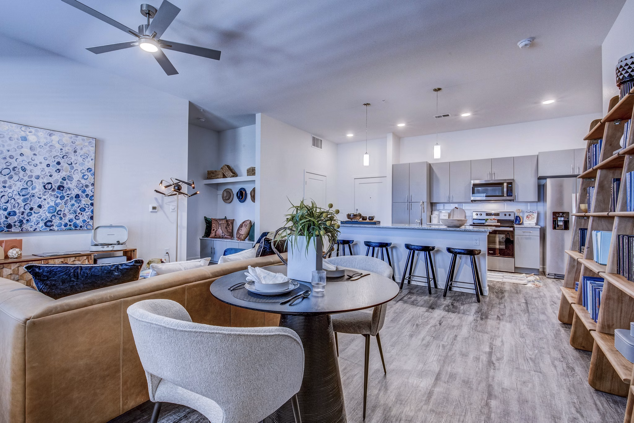 Spacious living room featuring modern decor at Polaris Junction Apartments, luxury rentals for comfortable living