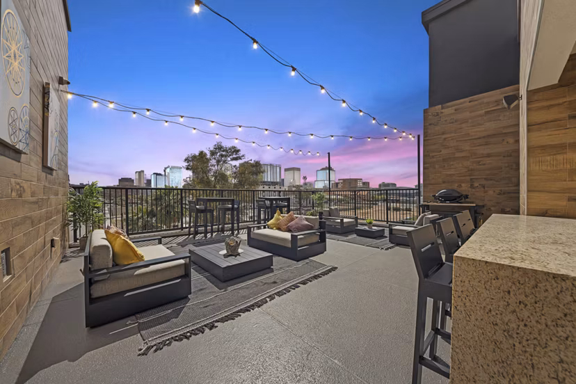 grill area at 601 PAX Apartments