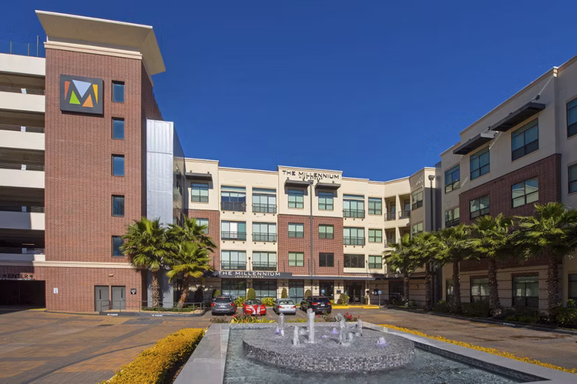 Millennium High Street: Sophisticated modern building at luxury apartments in Houston