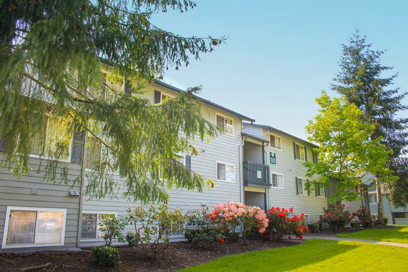 The Becket Apartments: Elegant design at luxury complex in bustling city center
