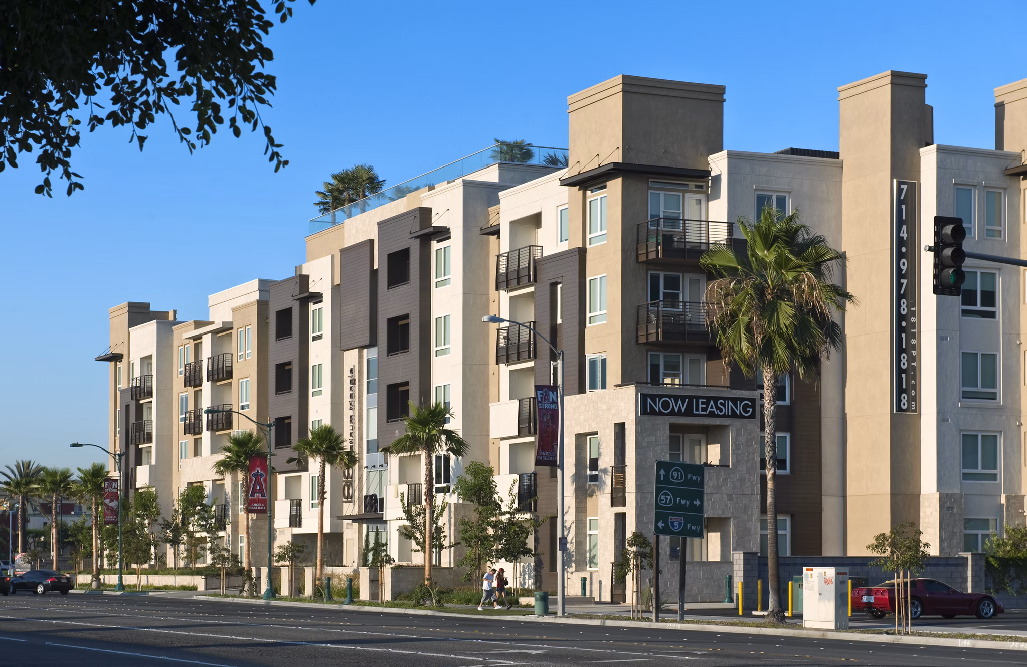 1818 Platinum Triangle Apartments: Contemporary luxury apartments in Anaheim