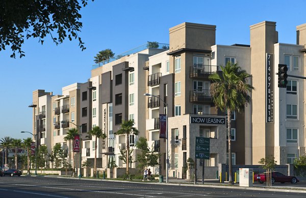 1818 Platinum Triangle Apartments: Contemporary luxury apartments in Anaheim