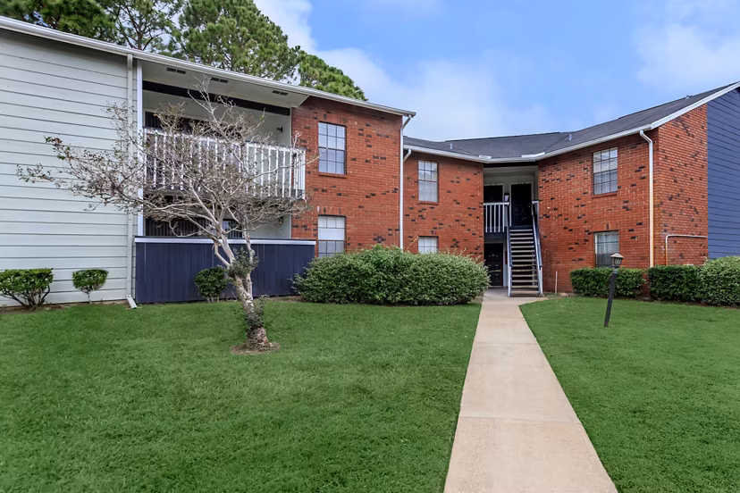 exterior at Avana Coachman Apartments 