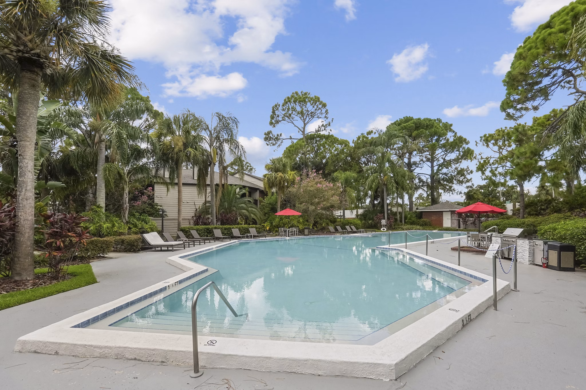 pool at Avana Coachman Apartments