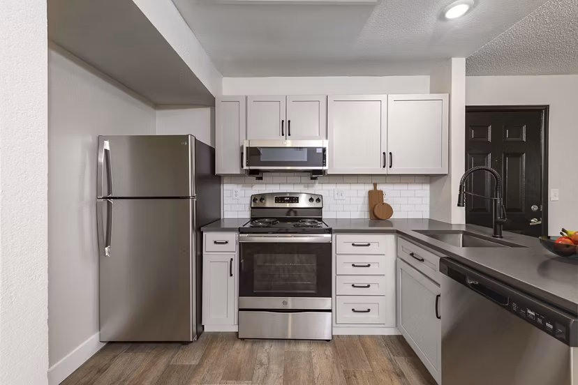 kitchen at Ironwood at the Ranch Apartments