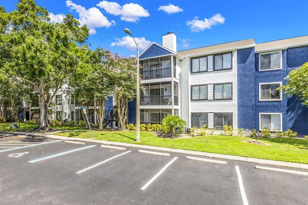 Avana Lakeview Apartments: Contemporary view of luxury apartment building in a vibrant lakeside setting